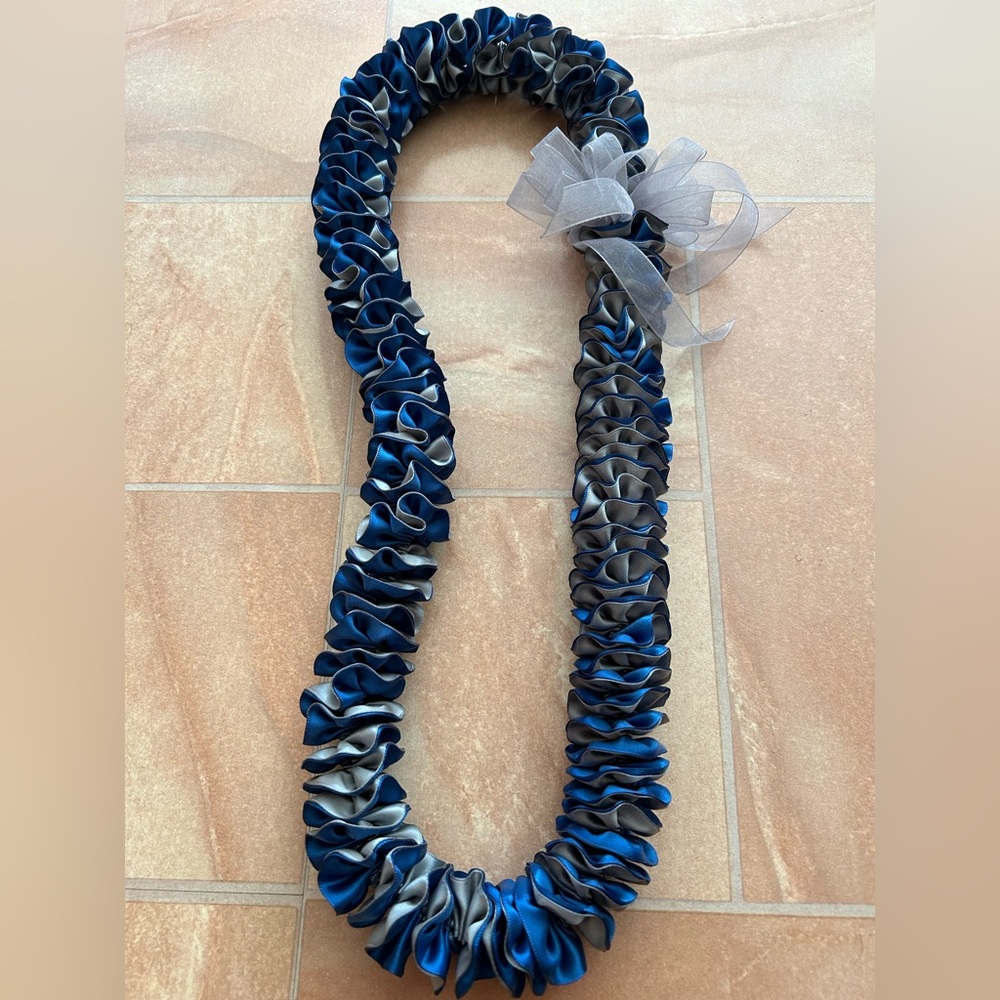 NWOT Graduation Lei Handmade Blue & Gray Plumeria Spiral Satin Ribbon Lei